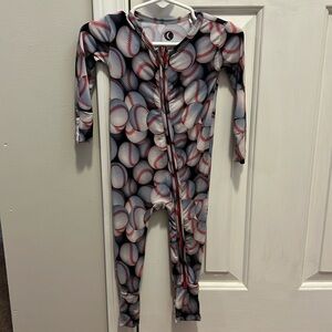 Dreamiere Baseball Print Zippy. Size 6-13 months.